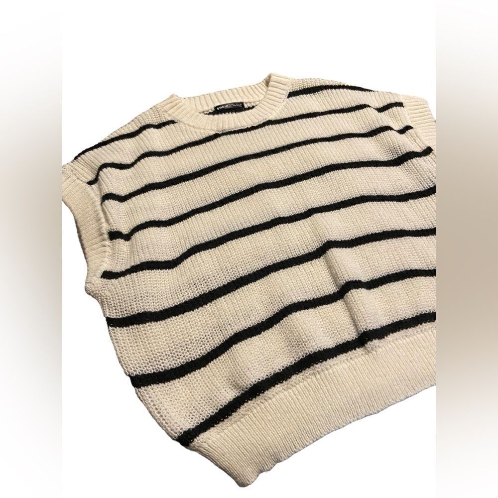 SHEIN cropped style sleeveless sweater see pics excellent condition size small